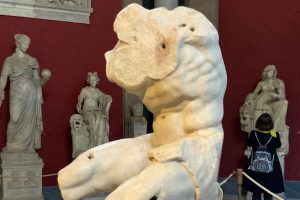 roberto-osti-drawing-italy-art-workshop-2022-ROMA-musei-vaticani-belvedere-torso-600×400